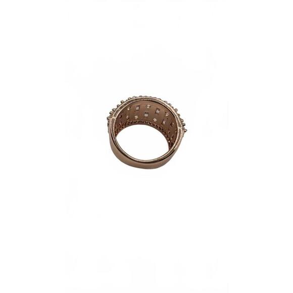 Elegant Rose Gold Crystal Ring Size 6 - Picture 4 of 5